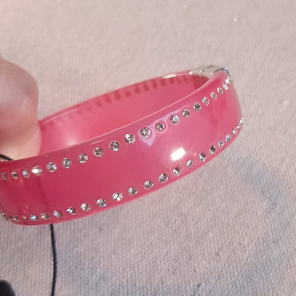 Ann Taylor NWT Pink Lucite Rhinestone Bangle - Picture 3 of 7